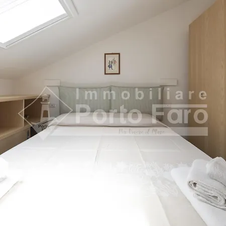 5 Centro - Trilocale Con Terrazza Vista Mare Porto Faro * بالاو